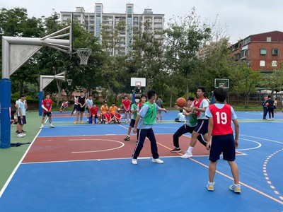 LINE_ALBUM_111學年度九年級三對三籃球賽-1120525-26_230605_10_0